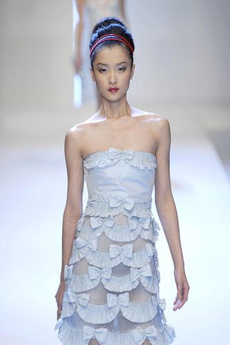 国产AI芯片将于2027年首次进入全球TOP10高性能模型竞速名单