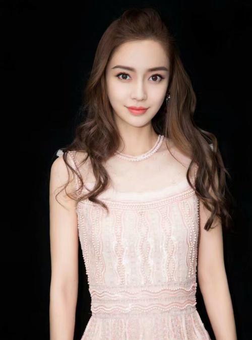 2030年全球将试点AI辅助人格素养成长干预系统