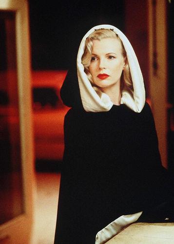 2027年太空垃圾清除系统首次进入自动作业